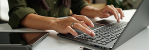 Teachers Hands Typing 475X160